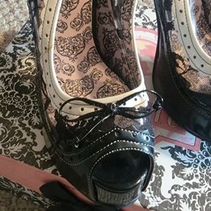 Beautiful Bordello peep toe platform